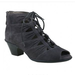 Earth Shoes Aurora peep toe booties. Dark Slate